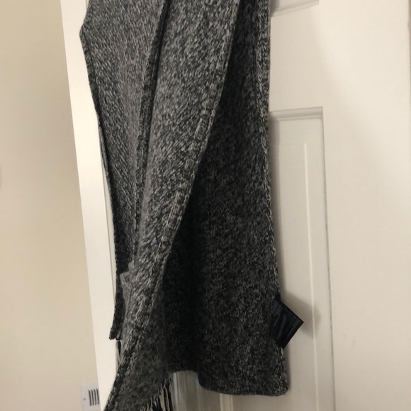 Club Monaco poncho - Picture 2 of 4